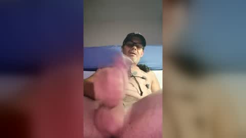 tommgunn25 online show from 07-09-26, 10:47