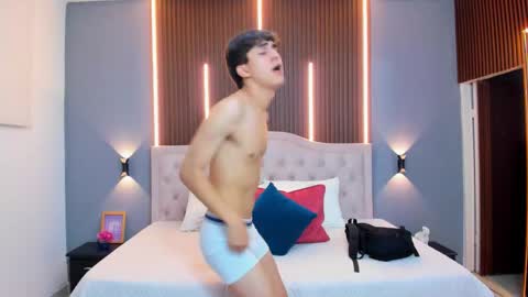 Tommy  online show from 03-08-26, 03:32