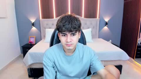 Snapshot of tommy18__ chatting on 06-06-26, 04:17 Tommy online show from 06-06-26, 04:17