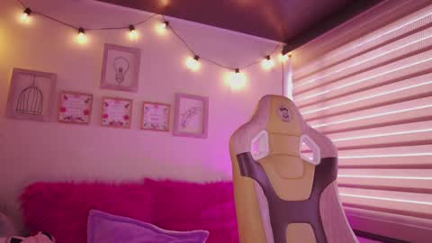 Blue  online show from 04-13-26, 12:21