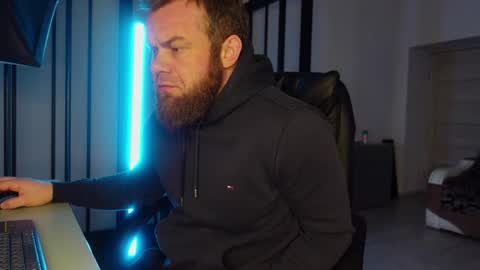 Snapshot of tommy_burnzzz chatting on 03-05-25, 02:36 tommy burnzzz online show from 03-05-25, 02:36