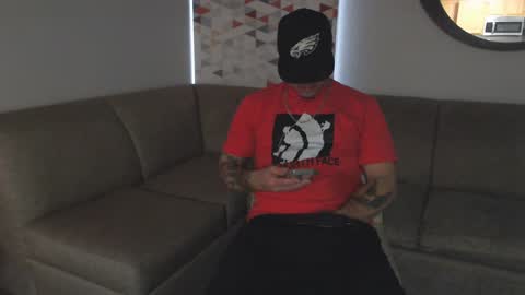 Snapshot of tommy_knuckles chatting on 12-24-24, 01:28 Tommy online show from 12-24-24, 01:28