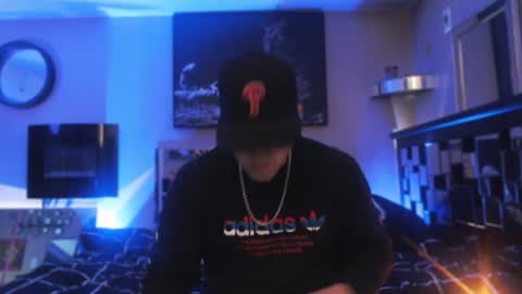 Snapshot of tommy_knuckles chatting on 01-02-25, 03:40 Tommy online show from 01-02-25, 03:40