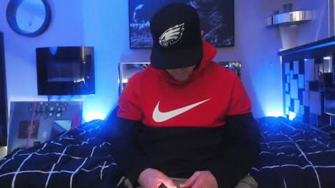 Snapshot of tommy_knuckles chatting on 01-03-25, 03:01 Tommy online show from 01-03-25, 03:01