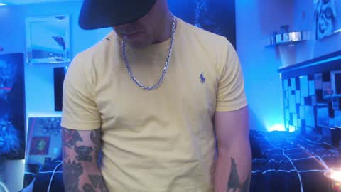Snapshot of tommy_knuckles chatting on 01-05-25, 12:42 Tommy online show from 01-05-25, 12:42