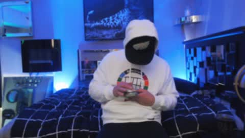 Snapshot of tommy_knuckles chatting on 01-11-25, 06:56 Tommy online show from 01-11-25, 06:56