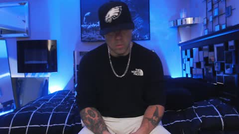 Snapshot of tommy_knuckles chatting on 01-19-25, 06:32 Tommy online show from 01-19-25, 06:32