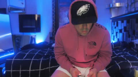 Snapshot of tommy_knuckles chatting on 01-25-25, 01:08 Tommy online show from 01-25-25, 01:08