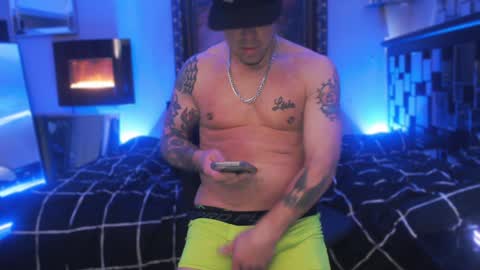 Snapshot of tommy_knuckles chatting on 01-27-25, 03:39 Tommy online show from 01-27-25, 03:39