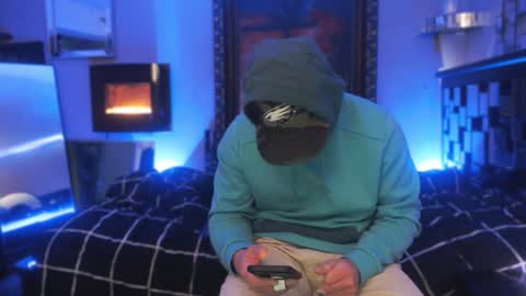 Snapshot of tommy_knuckles chatting on 01-28-25, 03:04 Tommy online show from 01-28-25, 03:04