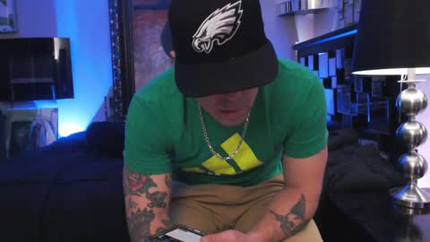 Snapshot of tommy_knuckles chatting on 02-11-25, 05:26 Tommy online show from 02-11-25, 05:26