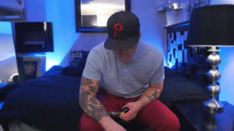Snapshot of tommy_knuckles chatting on 02-15-25, 03:17 Tommy online show from 02-15-25, 03:17