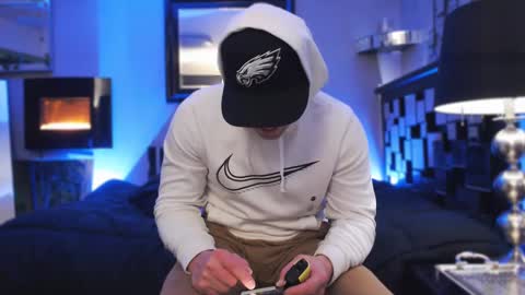 Snapshot of tommy_knuckles chatting on 02-16-25, 04:42 Tommy online show from 02-16-25, 04:42
