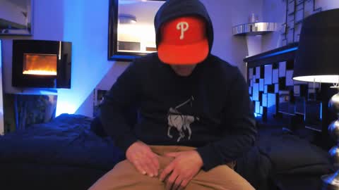 Snapshot of tommy_knuckles chatting on 02-17-25, 01:42 Tommy online show from 02-17-25, 01:42