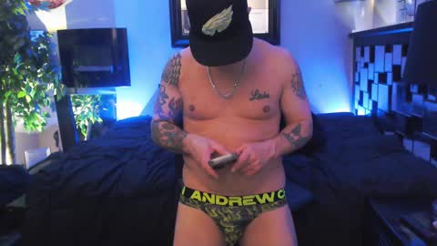 Snapshot of tommy_knuckles chatting on 03-06-25, 03:13 Tommy online show from 03-06-25, 03:13