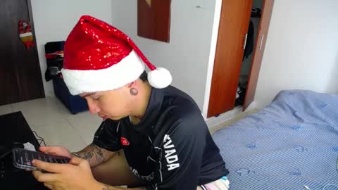 Snapshot of tommy_sins619 chatting on 12-04-24, 06:50 Dirty Tommy online show from 12-04-24, 06:50