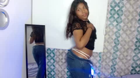 Snapshot of tommyandthalia chatting on 02-22-25, 05:35 tommyandthalia online show from 02-22-25, 05:35