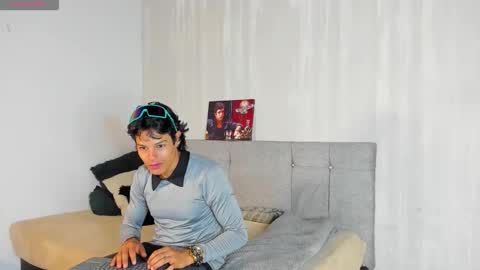 tommyhot7 online show from 06-08-26, 01:28