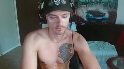 Snapshot of tommystrokes_ chatting on 04-17-26, 04:43 Tommy Strokes online show from 04-17-26, 04:43
