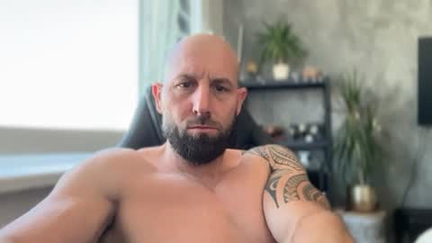Snapshot of tommyx01 chatting on 06-25-26, 07:13 Thomas Fit online show from 06-25-26, 07:13