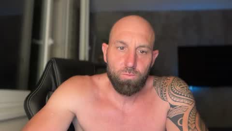 Snapshot of tommyx01 chatting on 06-25-26, 09:52 Thomas Fit online show from 06-25-26, 09:52