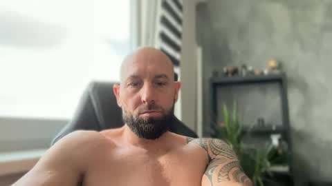Snapshot of tommyx01 chatting on 07-12-26, 07:43 Thomas Fit online show from 07-12-26, 07:43