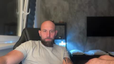 Snapshot of tommyx01 chatting on 07-20-26, 09:06 Thomas Fit online show from 07-20-26, 09:06