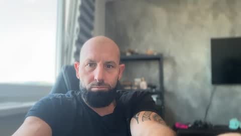 Snapshot of tommyx01 chatting on 07-25-26, 06:00 Thomas Fit online show from 07-25-26, 06:00