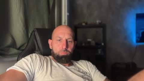 Snapshot of tommyx01 chatting on 07-25-26, 09:01 Thomas Fit online show from 07-25-26, 09:01