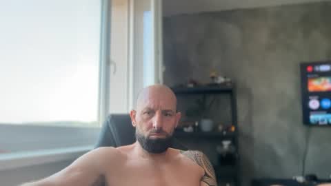 Snapshot of tommyx01 chatting on 08-04-26, 05:10 Thomas Fit online show from 08-04-26, 05:10