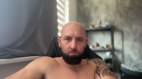 Snapshot of tommyx01 chatting on 08-05-26, 12:52 Thomas Fit online show from 08-05-26, 12:52