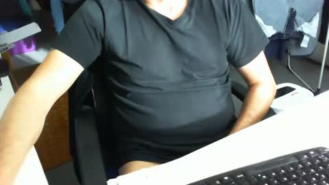 Snapshot of tomtom02029 chatting on 11-18-25, 09:36 Tom online show from 11-18-25, 09:36