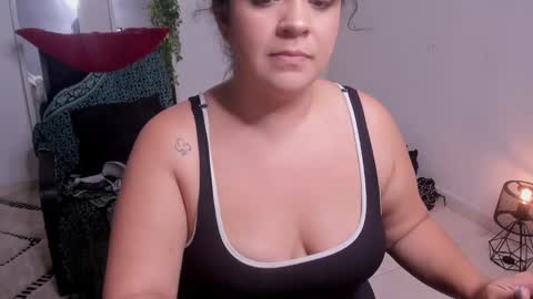 Snapshot of ton_amourrx chatting on 09-23-25, 10:24 lady blue online show from 09-23-25, 10:24