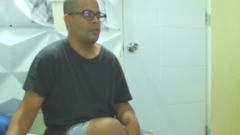 Antonio online show from 02-12-25, 12:22