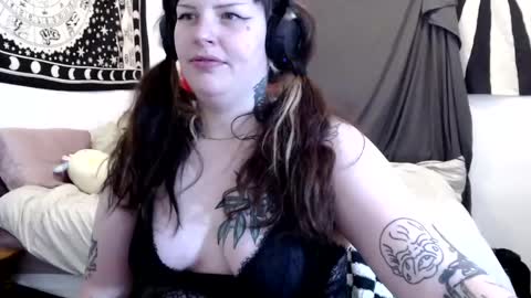 Snapshot of tonkawilde chatting on 12-02-24, 07:16 Tonka Wilde online show from 12-02-24, 07:16