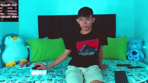 Snapshot of tonny_twink_ chatting on 02-09-25, 08:11 Tonny online show from 02-09-25, 08:11