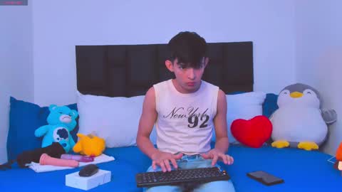 Snapshot of tonny_twink_ chatting on 03-05-25, 06:54 Tonny online show from 03-05-25, 06:54