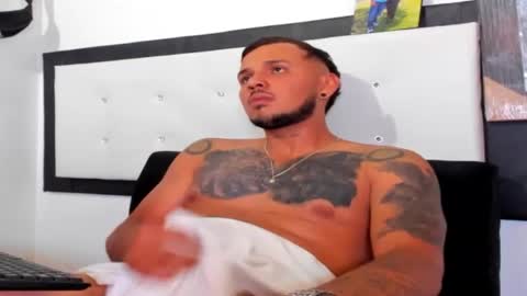 Snapshot of tonson_monaco chatting on 07-11-26, 05:15 independent model online show from 07-11-26, 05:15