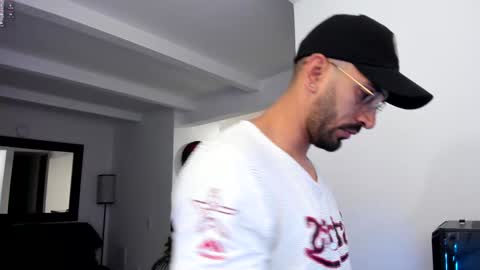 tony muscle1 online show from 02-06-25, 09:53