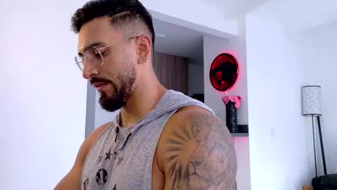 tony muscle1 online show from 02-08-26, 08:34