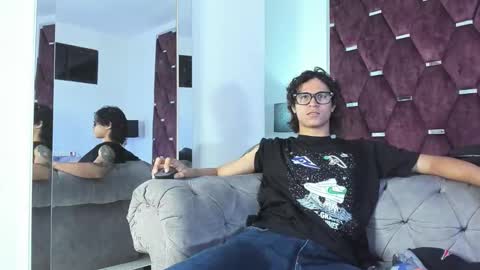 Snapshot of tonybenedetti chatting on 02-25-26, 07:56 Tony Benedetti online show from 02-25-26, 07:56