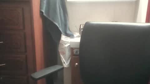 Snapshot of tonytigersex chatting on 02-08-26, 03:43 tonytigersex online show from 02-08-26, 03:43