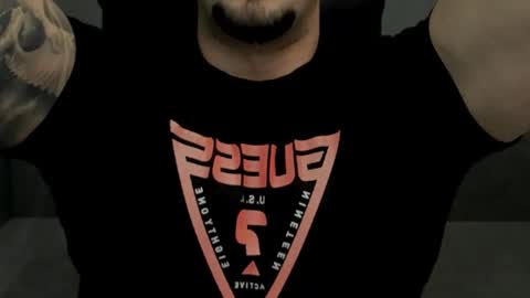 Snapshot of tonywilcoxx chatting on 02-11-25, 06:19 TonyWilcox online show from 02-11-25, 06:19