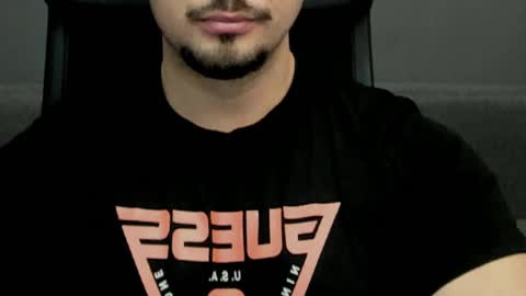 Snapshot of tonywilcoxx chatting on 02-19-25, 12:44 TonyWilcox online show from 02-19-25, 12:44