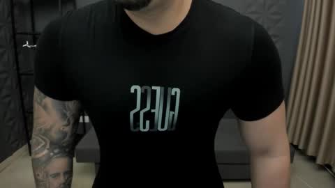 Snapshot of tonywilcoxx chatting on 10-24-25, 05:26 TonyWilcox online show from 10-24-25, 05:26