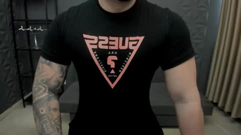 Snapshot of tonywilcoxx chatting on 10-30-25, 06:48 TonyWilcox online show from 10-30-25, 06:48