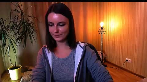 Elizabeth online show from 10-04-25, 03:32