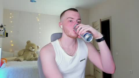 toohornyserj online show from 12-17-24, 08:32