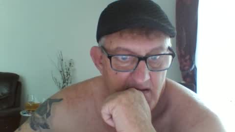 Snapshot of toolie49 chatting on 02-19-25, 12:46 toolie49 online show from 02-19-25, 12:46