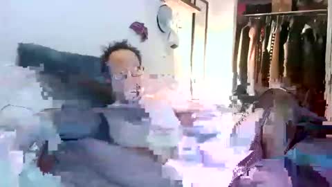 Snapshot of tooshort30w59675 chatting on 02-15-26, 08:13 tooshort30w59675 online show from 02-15-26, 08:13